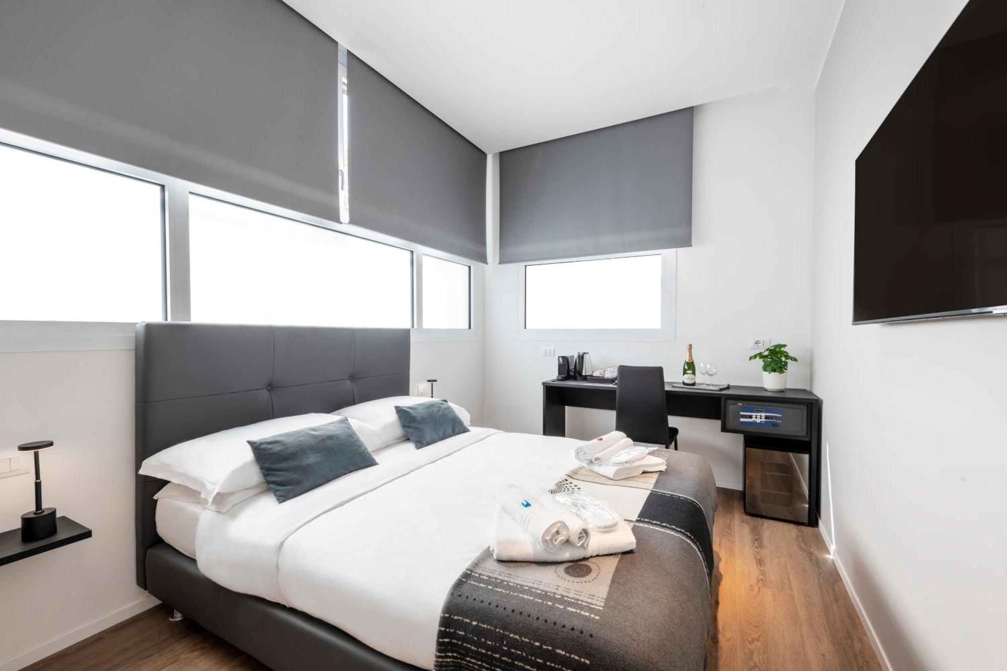 Bnbutler - Inbrera Suites - Giulianova, 1 Milan Extérieur photo