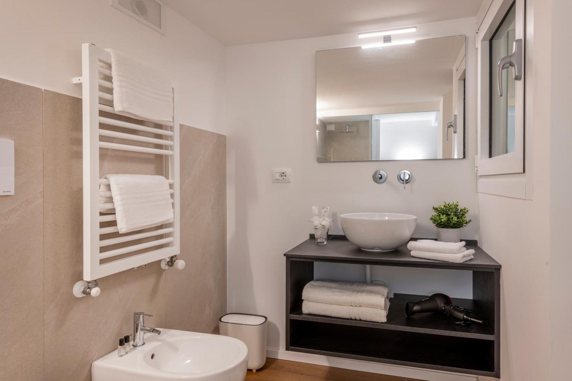 Bnbutler - Inbrera Suites - Giulianova, 1 Milan Extérieur photo