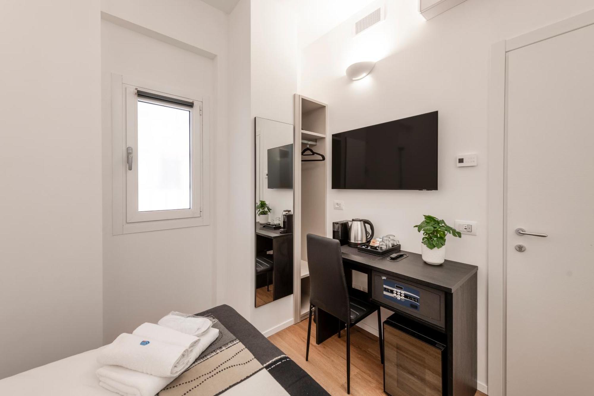 Bnbutler - Inbrera Suites - Giulianova, 1 Milan Extérieur photo