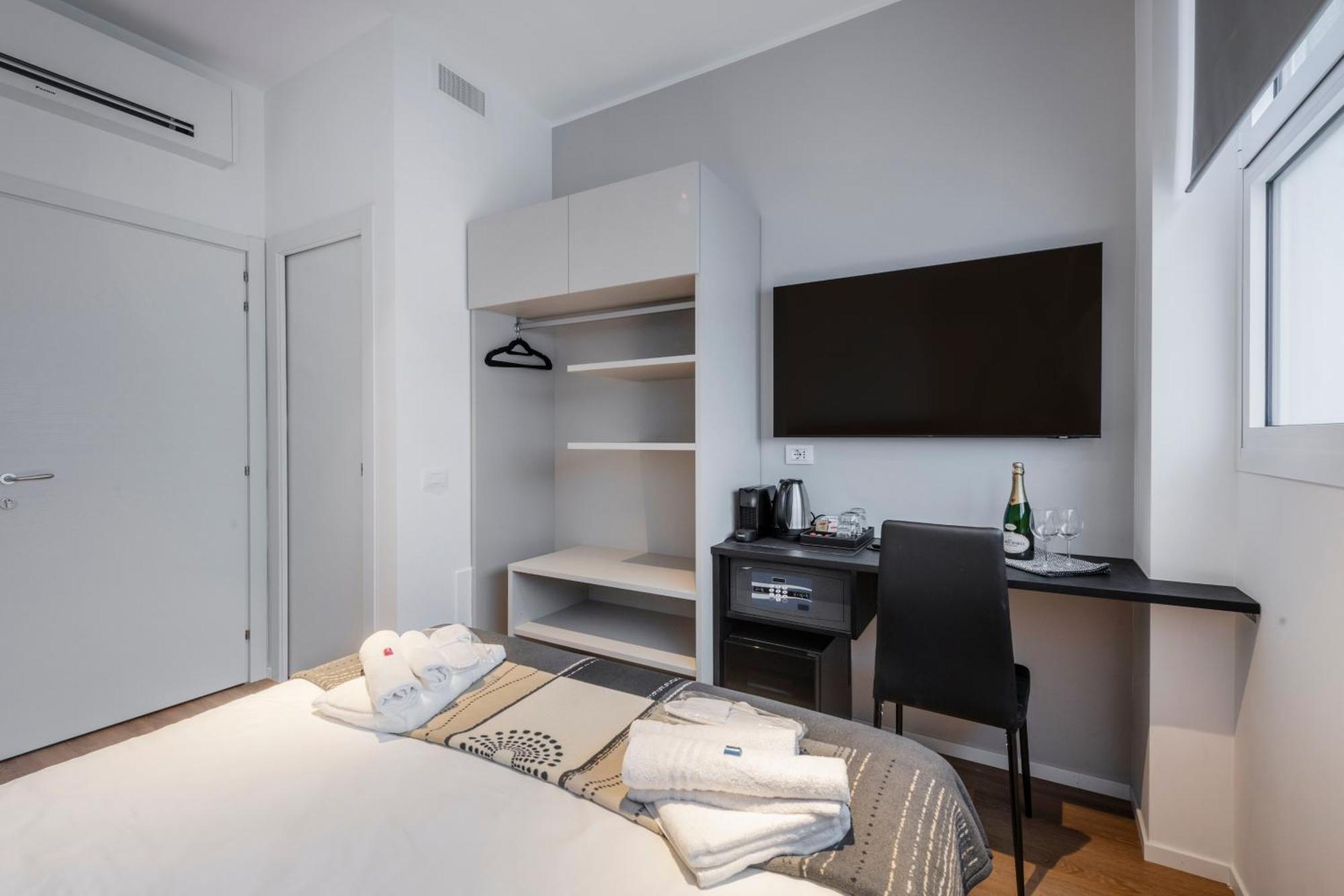 Bnbutler - Inbrera Suites - Giulianova, 1 Milan Extérieur photo