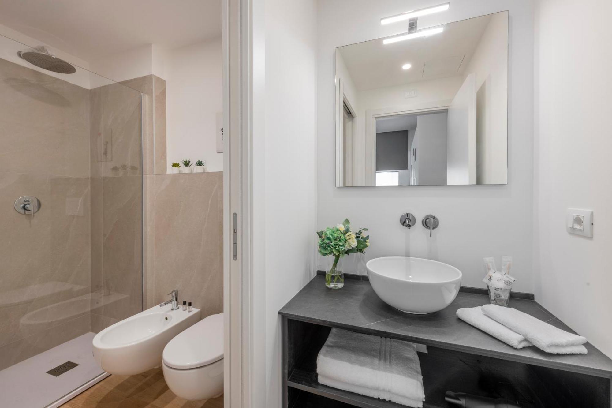 Bnbutler - Inbrera Suites - Giulianova, 1 Milan Extérieur photo